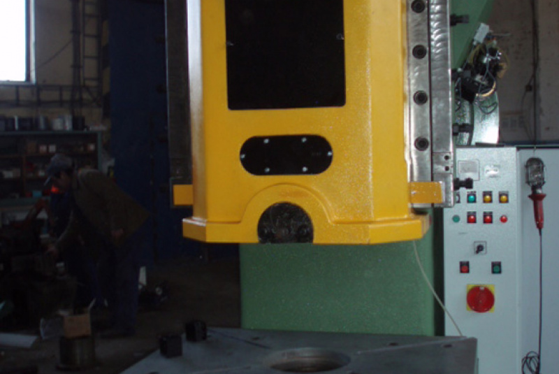 Ponuka strojov / LE 250 C po kompletnej oprave - foto Ponuka strojov / LE 250 C po kompletnej oprave - foto