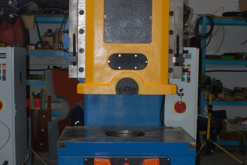 Ponuka strojov / LE 160 C po kompletnej oprave - foto