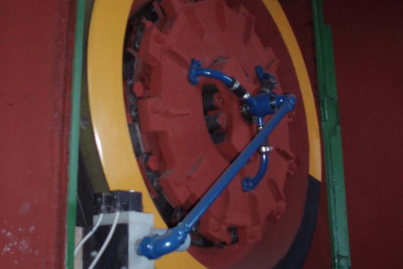 Ponuka strojov / LEK 250 - excentrický lis po kompletnej oprave - foto Ponuka strojov / LEK 250 - excentrický lis po kompletnej oprave - foto